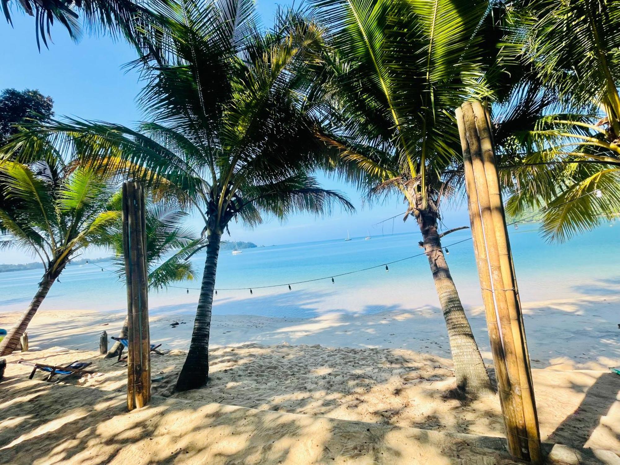 Sunny Cove Beach Resort Koh Phayam Ranong Bagian luar foto