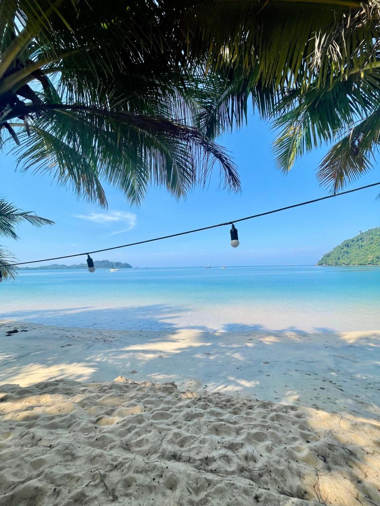 Sunny Cove Beach Resort Koh Phayam Ranong Bagian luar foto