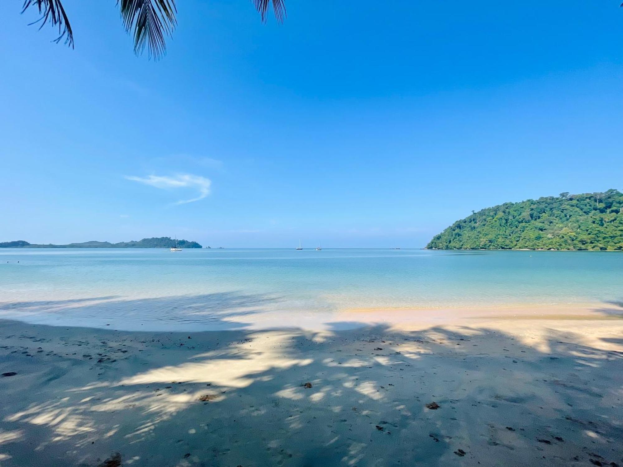 Sunny Cove Beach Resort Koh Phayam Ranong Bagian luar foto