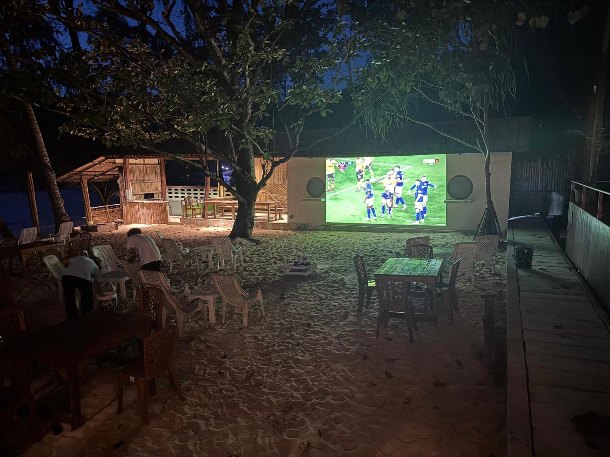 Sunny Cove Beach Resort Koh Phayam Ranong Bagian luar foto