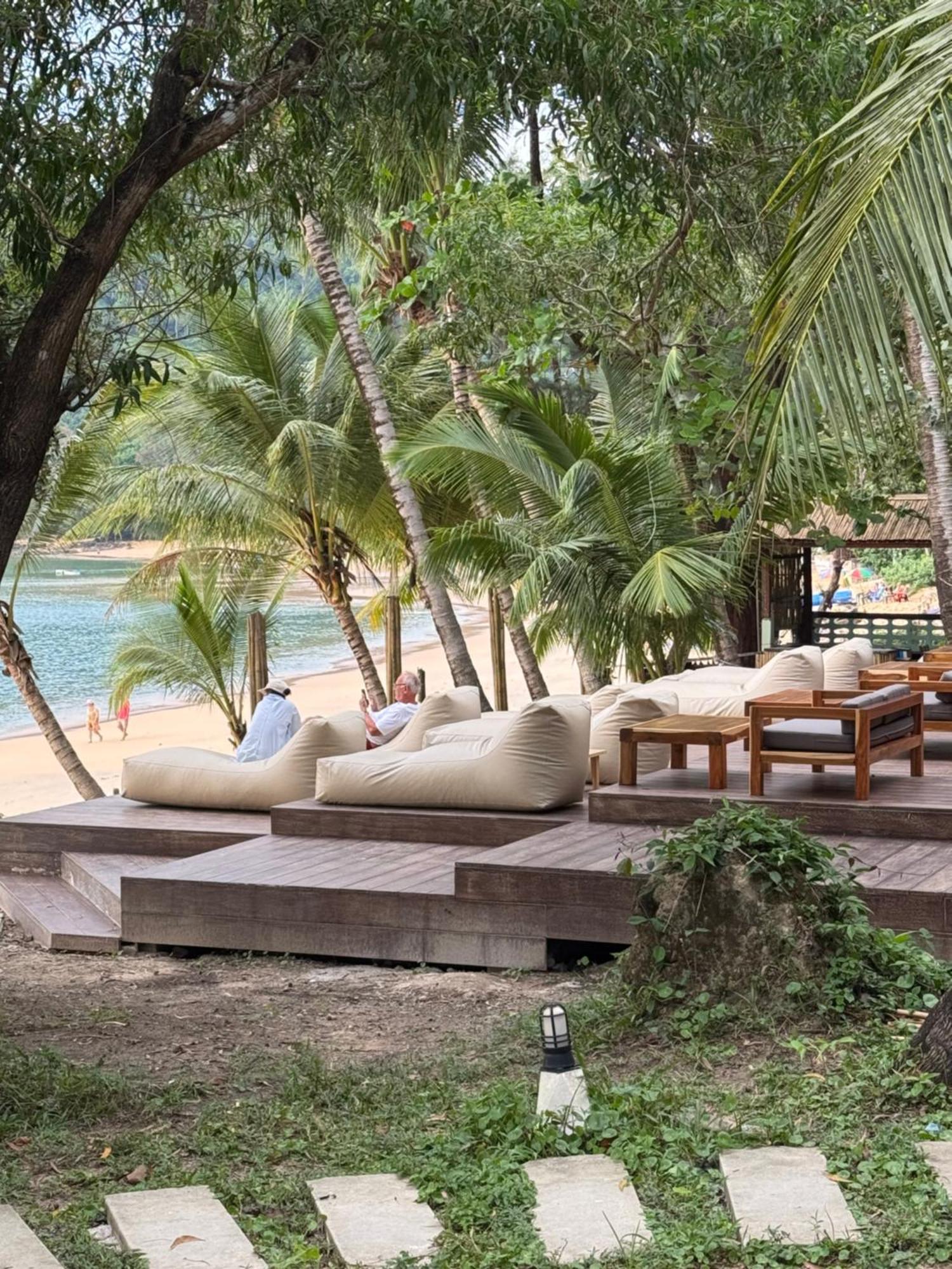 Sunny Cove Beach Resort Koh Phayam Ranong Bagian luar foto