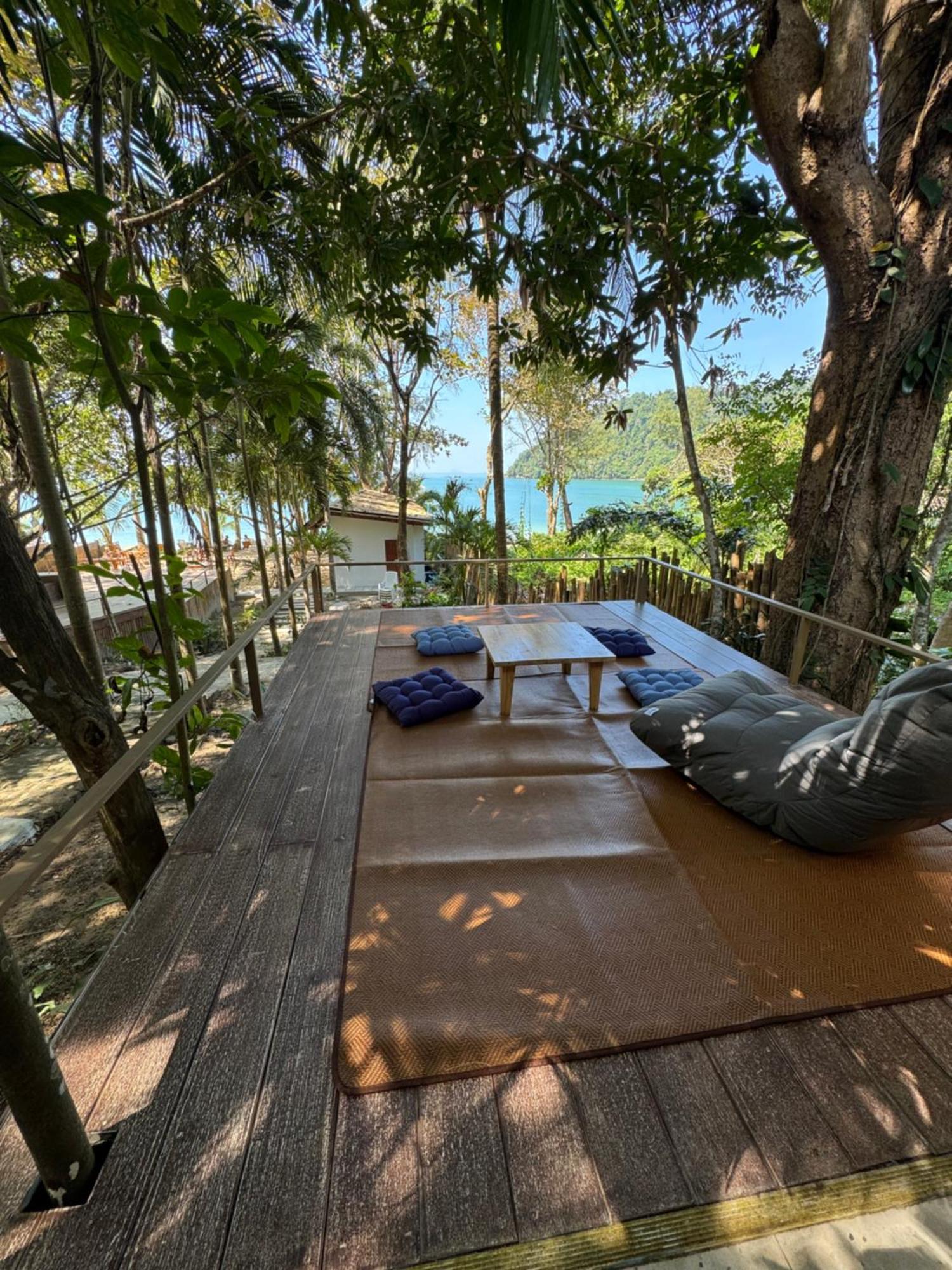Sunny Cove Beach Resort Koh Phayam Ranong Bagian luar foto