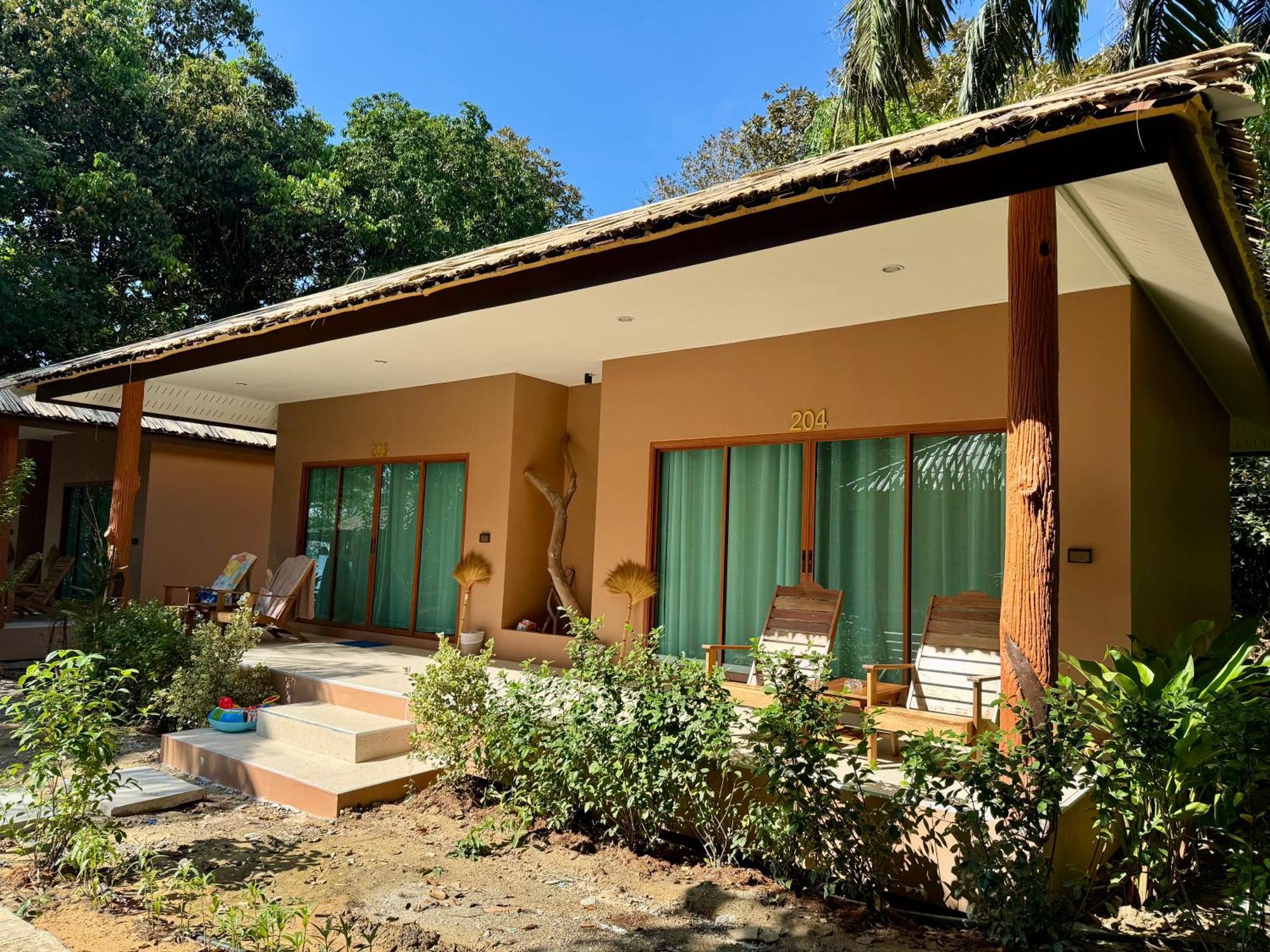 Sunny Cove Beach Resort Koh Phayam Ranong Bagian luar foto
