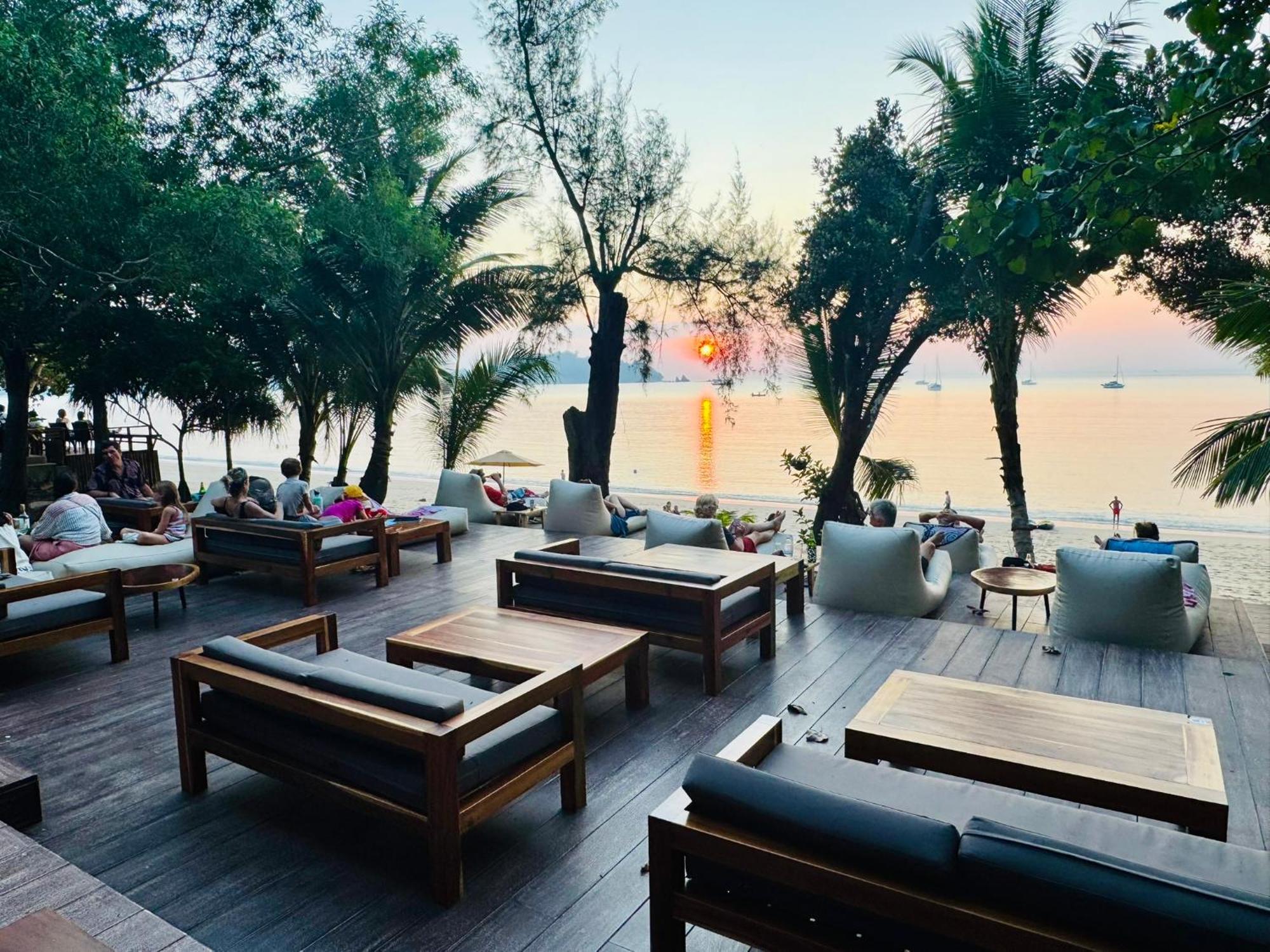 Sunny Cove Beach Resort Koh Phayam Ranong Bagian luar foto