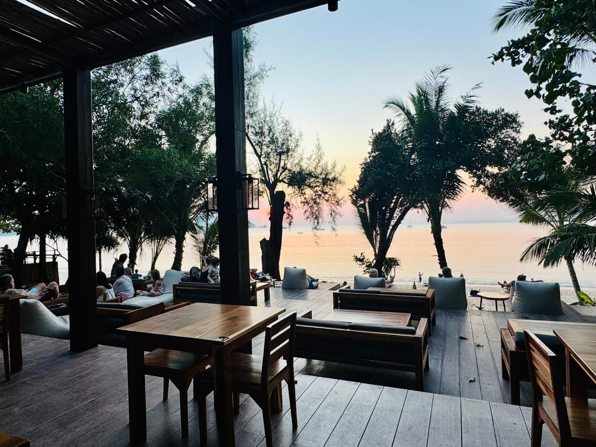 Sunny Cove Beach Resort Koh Phayam Ranong Bagian luar foto
